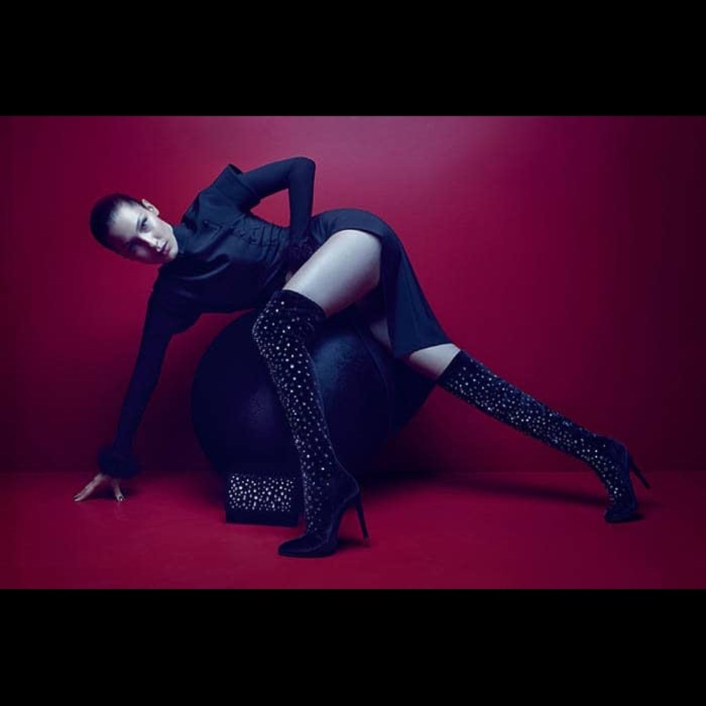 “How to make an entrance...” from Giuseppe Zanotti - Picture 5 of 8